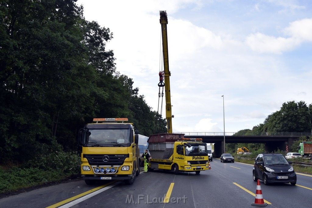 Schwerer VU A 3 Rich Oberhausen Hoehe AK Leverkusen P671.JPG - Miklos Laubert